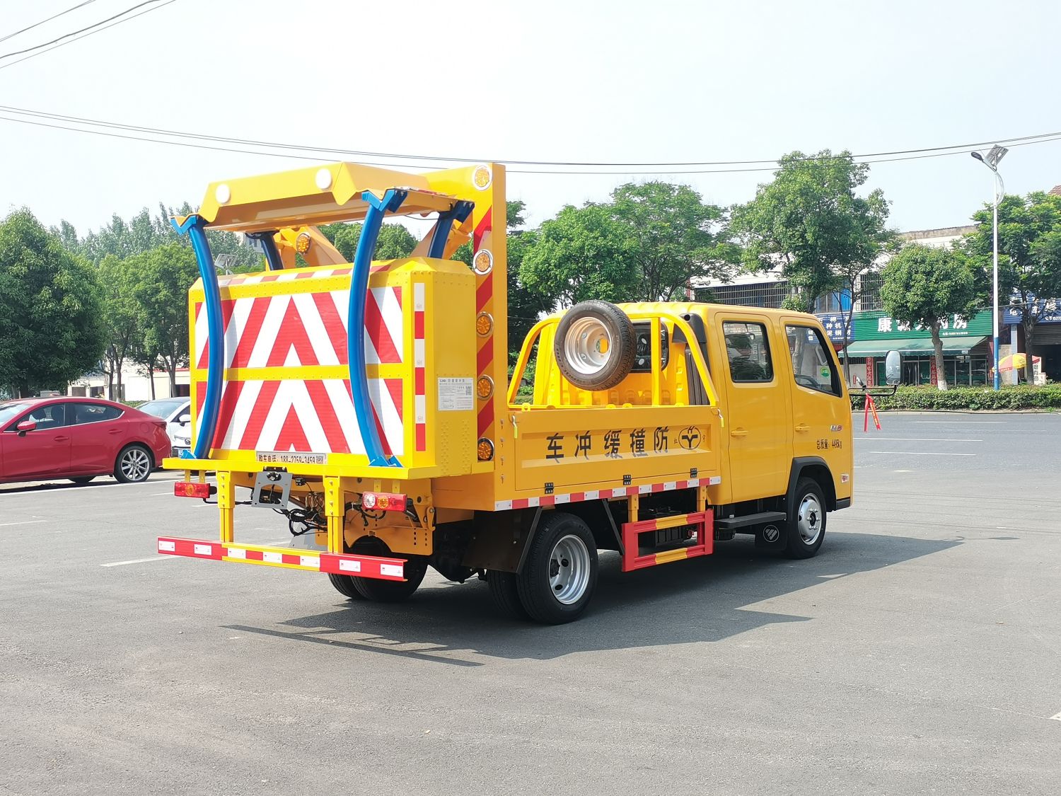 福田領航70K防撞緩沖車 資質齊全、質量過硬的專業道路守護者